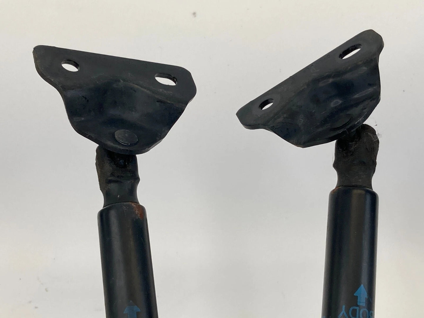 09 10 11 DODGE JOURNEY LIFTGATE TRUNK LIFT CYLINDER SUPPORT SHOCK SET 05178293AC