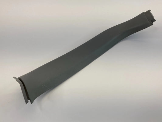2001-2007 TOYOTA HIGHLANDER REAR RIGHT INNER TAILGATE REVEAL MOLDING TRIM COVER