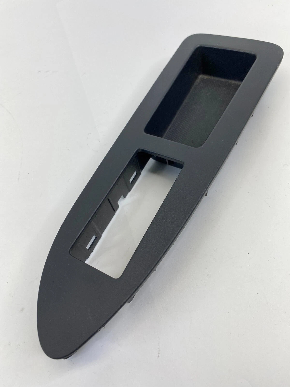 2008-2010 DODGE CHARGER SEDAN 4-DR FRONT RIGHT PANEL DOOR SWITCH BEZEL 100010656