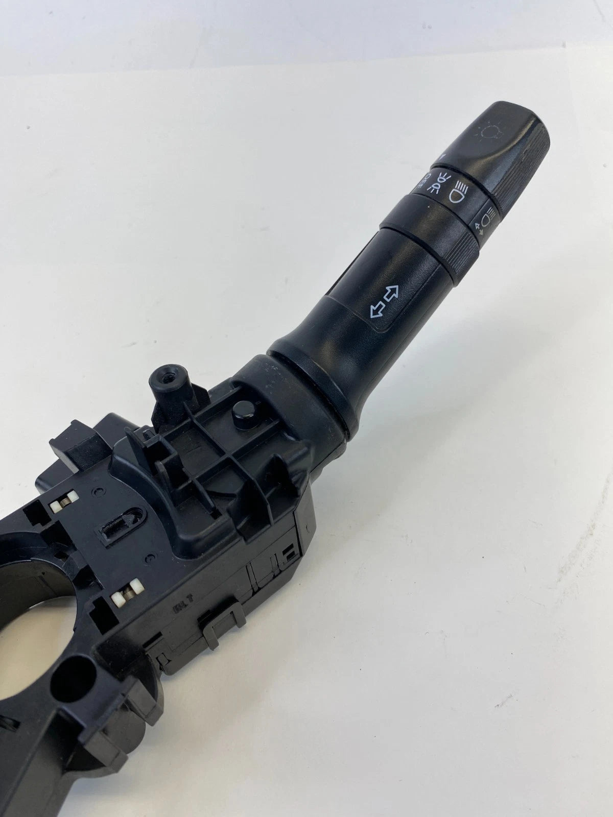 2011-2017 HYUNDAI ACCENT TURN SIGNAL HEADLIGHT CONTROL SWITCH OEM 934101R000