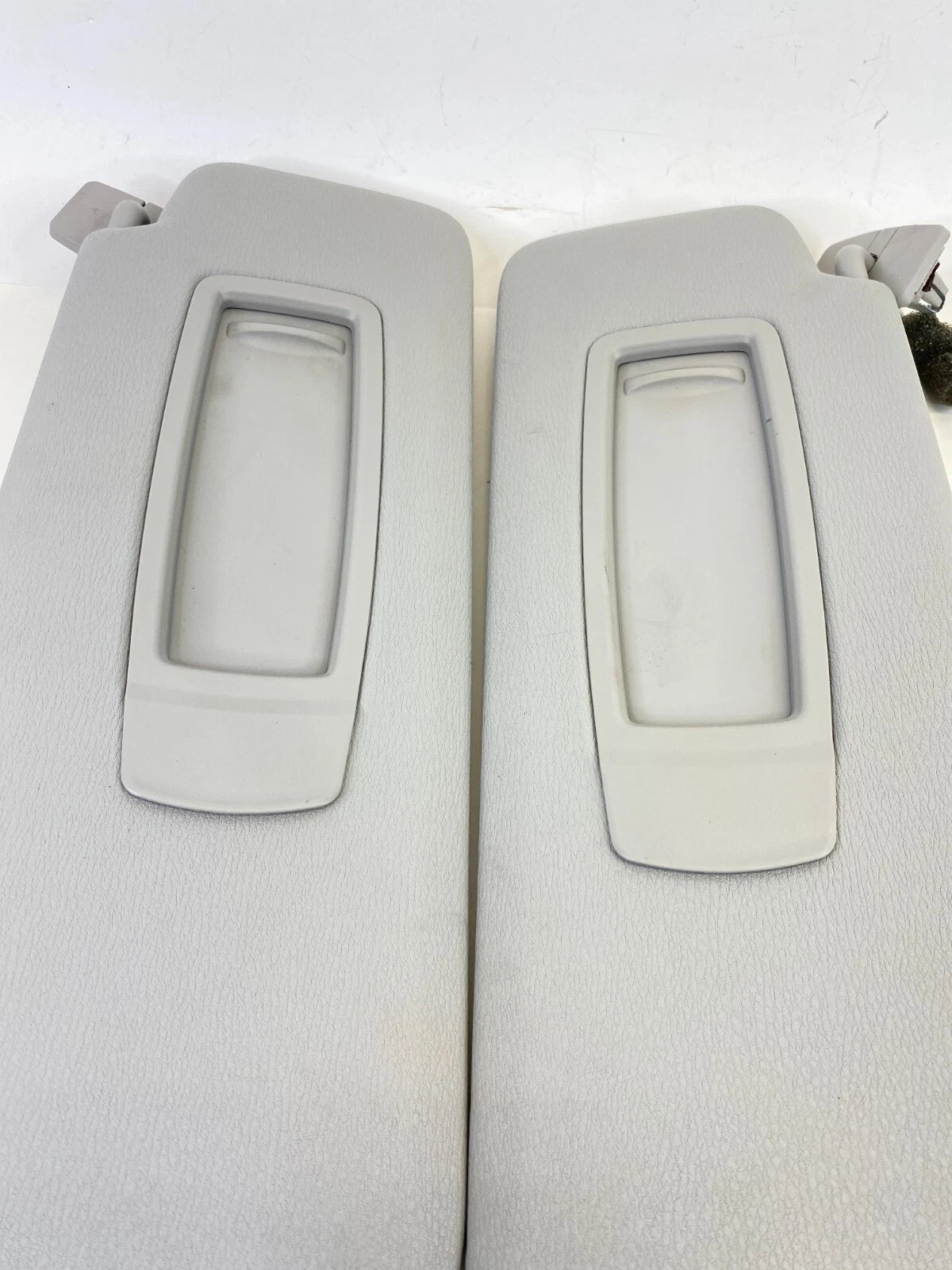 2011-2017 BMW X3 FRONT LEFT & RIGHT WINDSHIELD SUN VISOR SUNVISOR SET PAIR OEM
