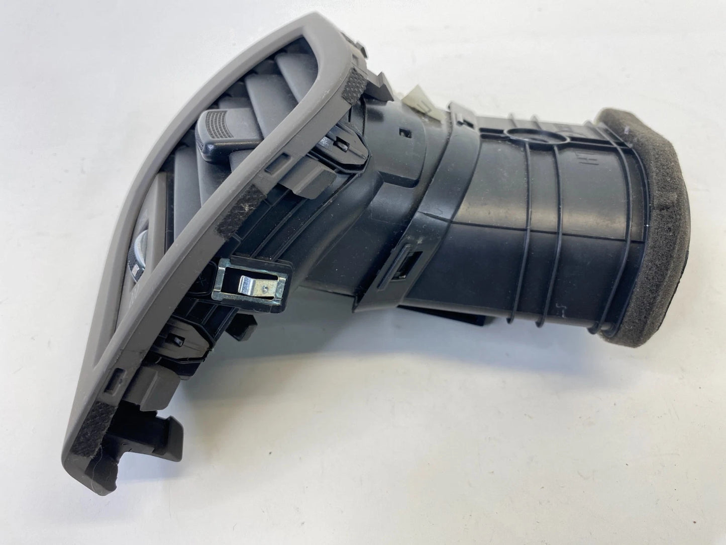 2011-2014 HYUNDAI ACCENT LEFT DRIVER SIDE DASH AIR VENT GRILLE OEM 97460-1R000