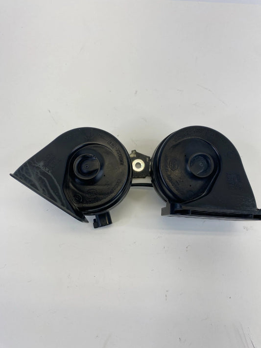2013-2019 FORD TAURUS HIGH LOW NOTE HORN ALARM ASSEMBLY PAIR OEM A046495002407