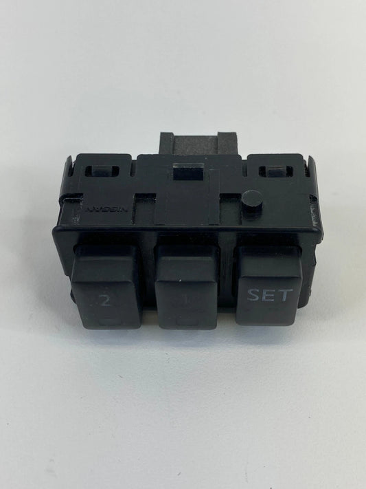 2007 2008 INFINITI G35 FRONT LEFT DRIVER SIDE DOOR MEMORY SEAT CONTROL SWITCH