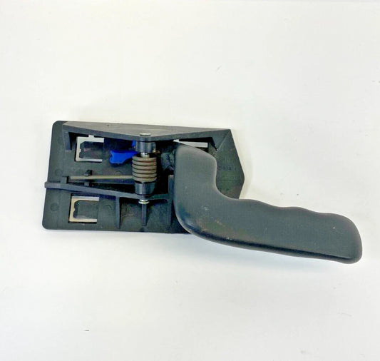 2003-2006 CHEVROLET AVALANCHE SUV 4DR RIGHT PASSENGER DOOR INNER HANDLE 15186043