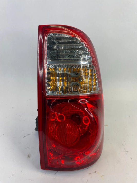 2005 2006 TOYOTA TUNDRA REAR RIGHT SIDE TAIL LIGHT TAILLIGHT ASSEMBLY OEM