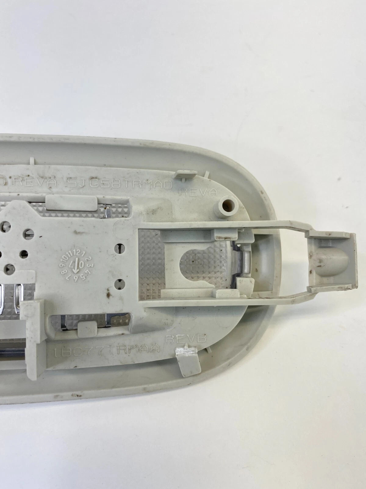2008-2012 JEEP LIBERTY INTERIOR REAR ROOF DOME READING LIGHT LAMP 5JG58TRMAD