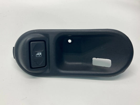 99-02 LAND ROVER DISCOVERY FRONT RH DOOR HANDLE BEZEL W/ WINDOW SWITCH AWR6052