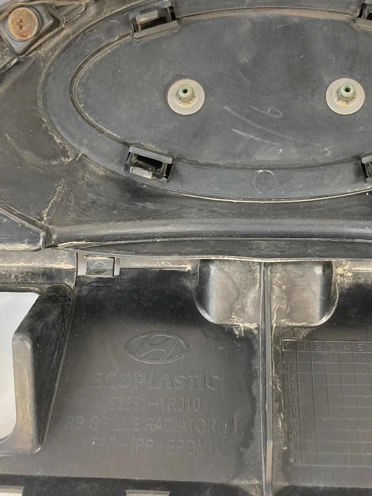 2012 2013 2014 HYUNDAI ACCENT FRONT BUMPER UPPER GRILL GRILLE 86351-1R010 OEM