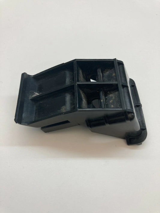 2005-2007 SCION TC REAR PASSENGER RIGHT RR TAILLIGHT BRACKET SUPPORT MOUNT OEM
