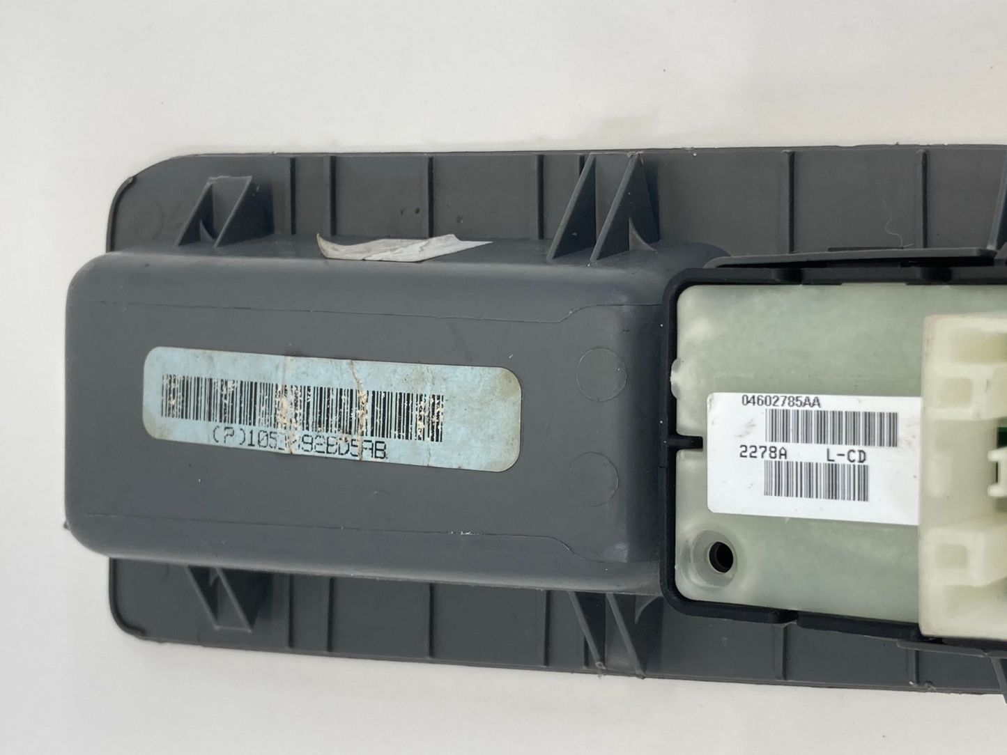 2005 Dodge Magnum Front Right Side Door Window & Lock Switch w/ Bezel 4602785AA