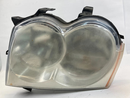 2005-2007 JEEP GRAND CHEROKEE FRONT LEFT DRIVER HEADLIGHT LAMP OEM 55156351AJ