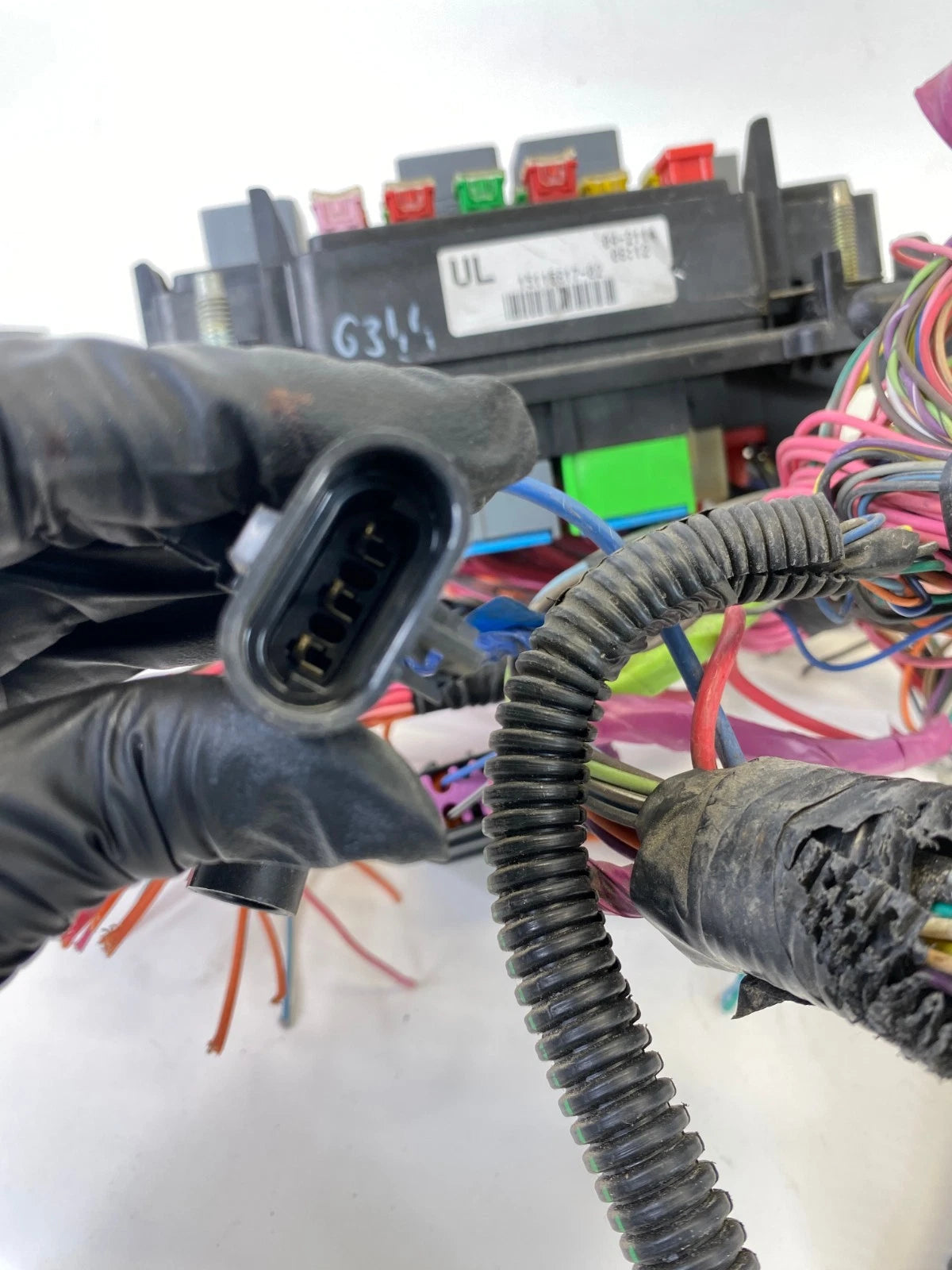 03-05 CHEVROLET TAHOE 5.3L ENGINE FUSE BOX COMPARTMENT RELAY JUNCTION BLOCK OEM