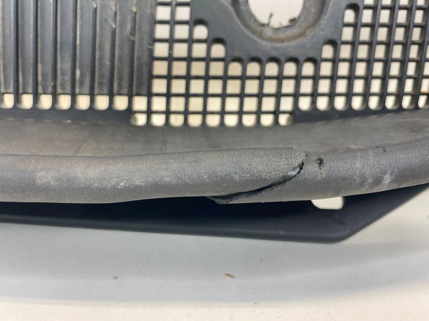 2008-2012 HONDA ACCORD FRONT WINDSHIELD COWL PANEL GRILLE 74210-TA0-A002 OEM