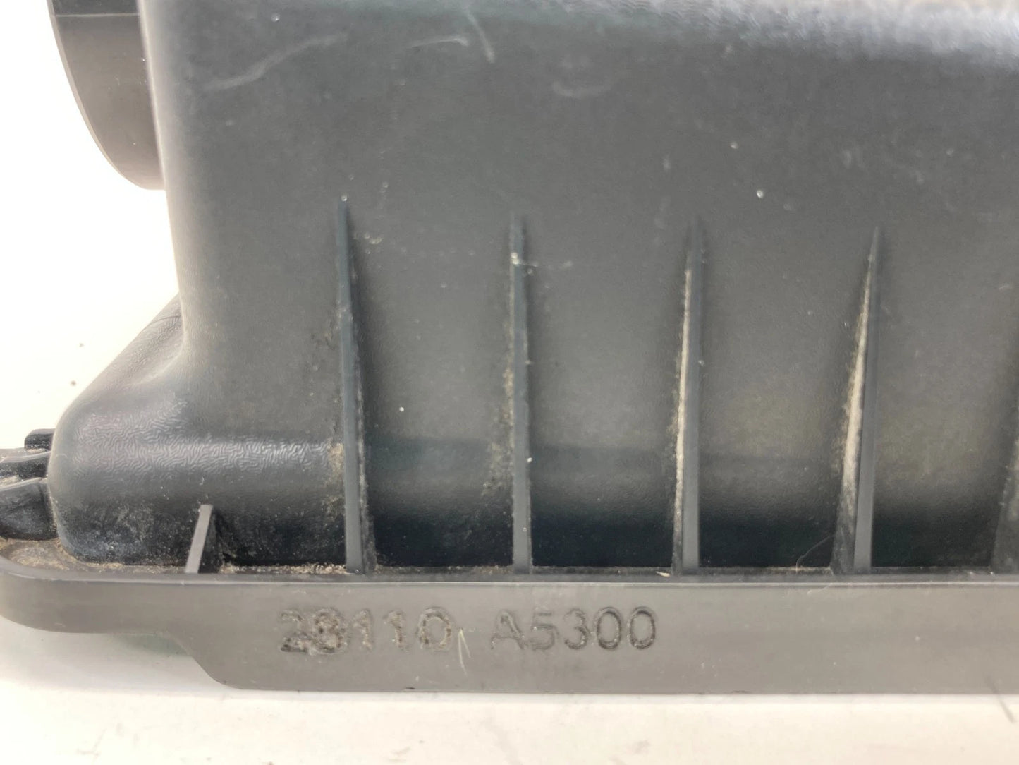 2013-2017 HYUNDAI ELANTRA GT AIR INTAKE BOX UPPER COVER OEM FACTORY 28110-A5300