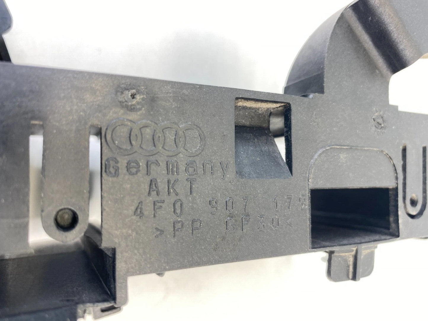 05-11 AUDI A6 QUATTRO PARKING ASSIST AID SYSTEM CONTROL MODULE BRACKET 4F0907179