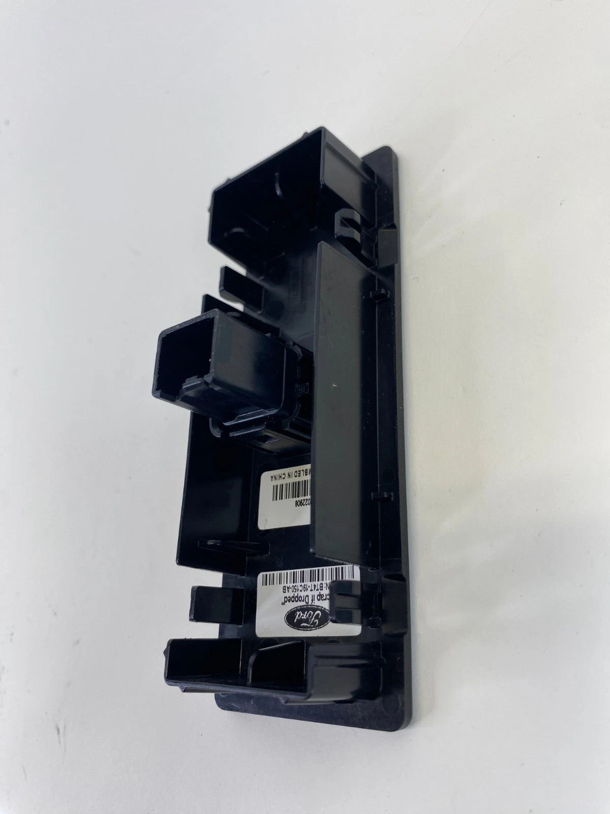 2013-2019 FORD ESCAPE CENTER CONSOLE AUX IN AUDIO SOCKET BT4T-19C150-AB