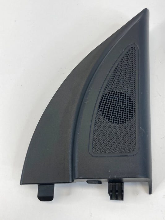 2013-2017 HYUNDAI ELANTRA GT FRONT RIGHT DOOR TWEETER SPEAKER W/CORNER COVER OEM