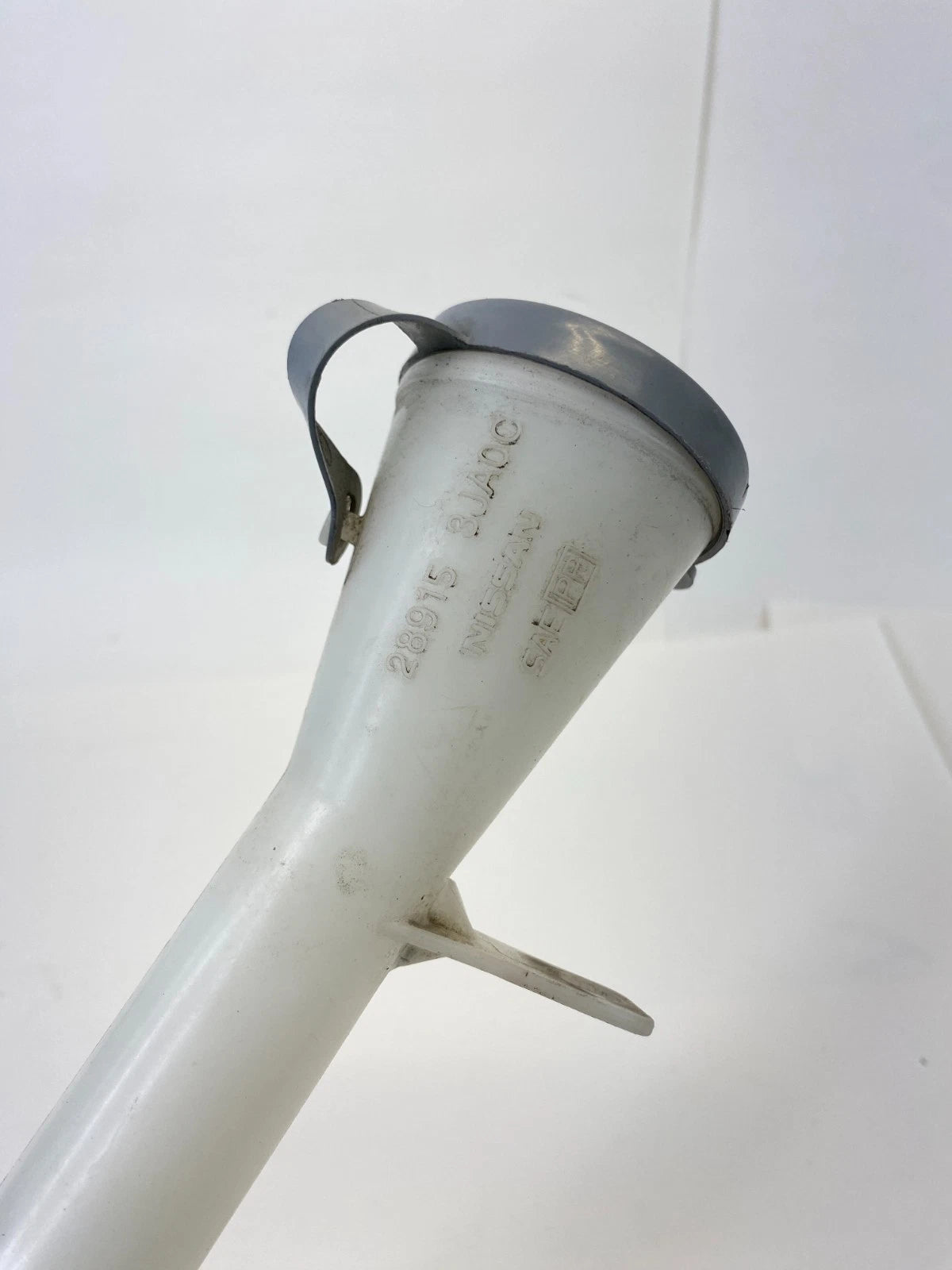 2013-2020 NISSAN PATHFINDER WINDSHIELD WASHER RESERVOIR FILLER NECK RESERVOIR