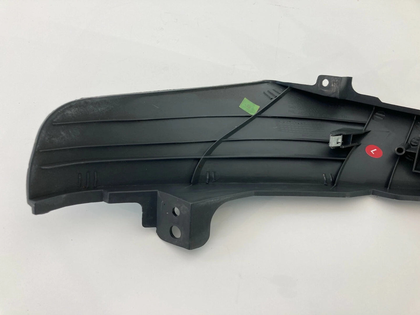 2003-2009 KIA SORENTO FRONT LEFT CENTER LOWER BEZEL PANEL CRASH PAD 84755-3E000