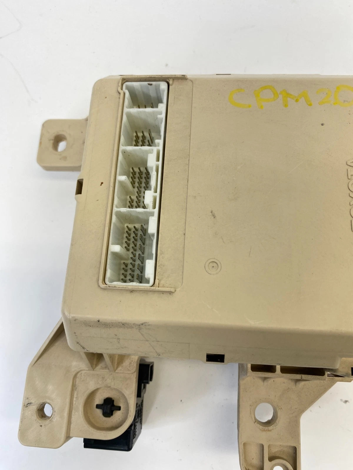 2004-2010 TOYOTA SIENNA INTERIOR CABIN DASH FUSE BOX RELAY PANEL MODULE UNIT OEM
