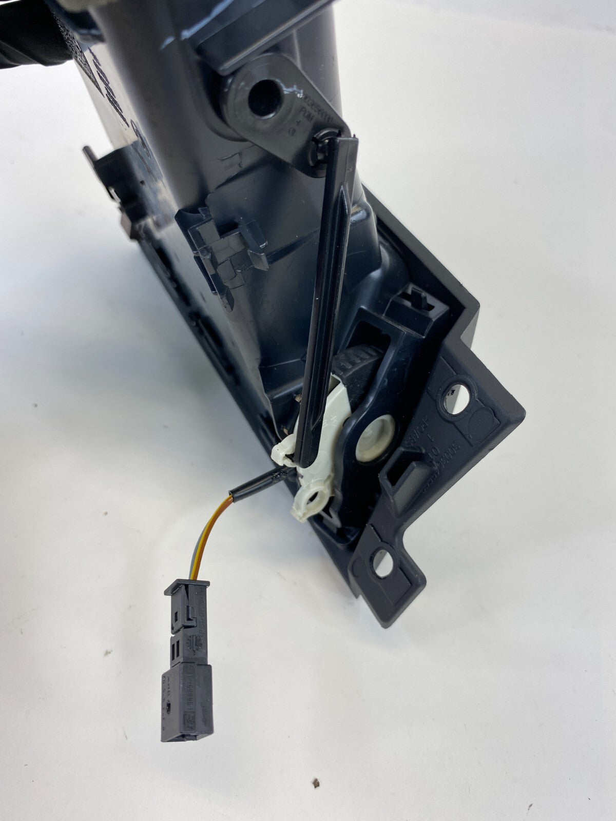 11-17 BMW X3 Front Right Passenger Side A/C Dash Air Vent Grille Outlet 9217442