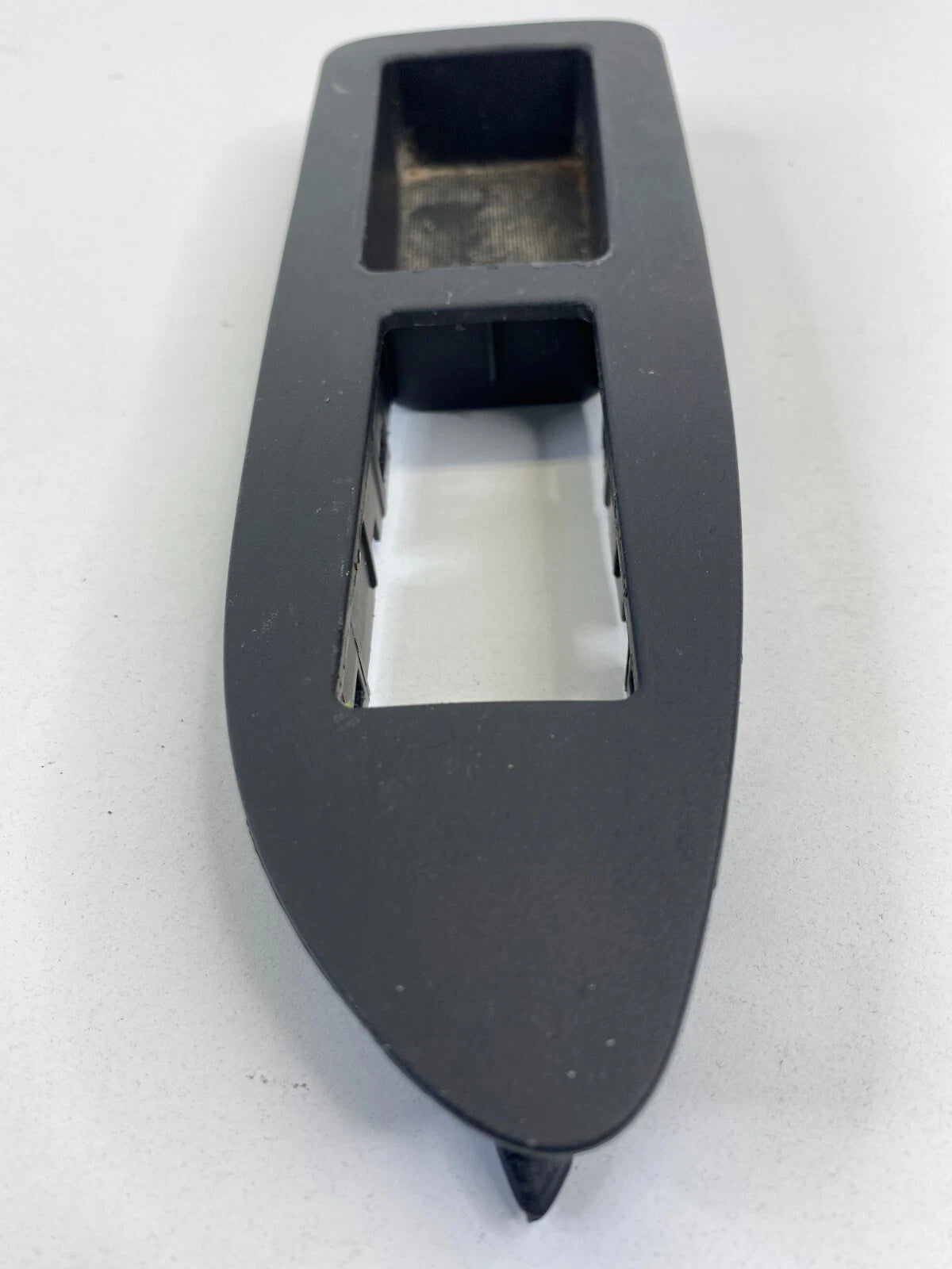 2008-2010 DODGE CHARGER SEDAN 4-DR FRONT RIGHT PANEL DOOR SWITCH BEZEL 100010656