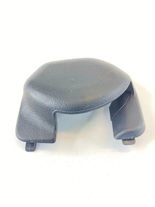 2009 2010 PONTIAC VIBE RIGHT PASSENGER SEAT BELT RETRACTOR BOLT CAP 73233-12020