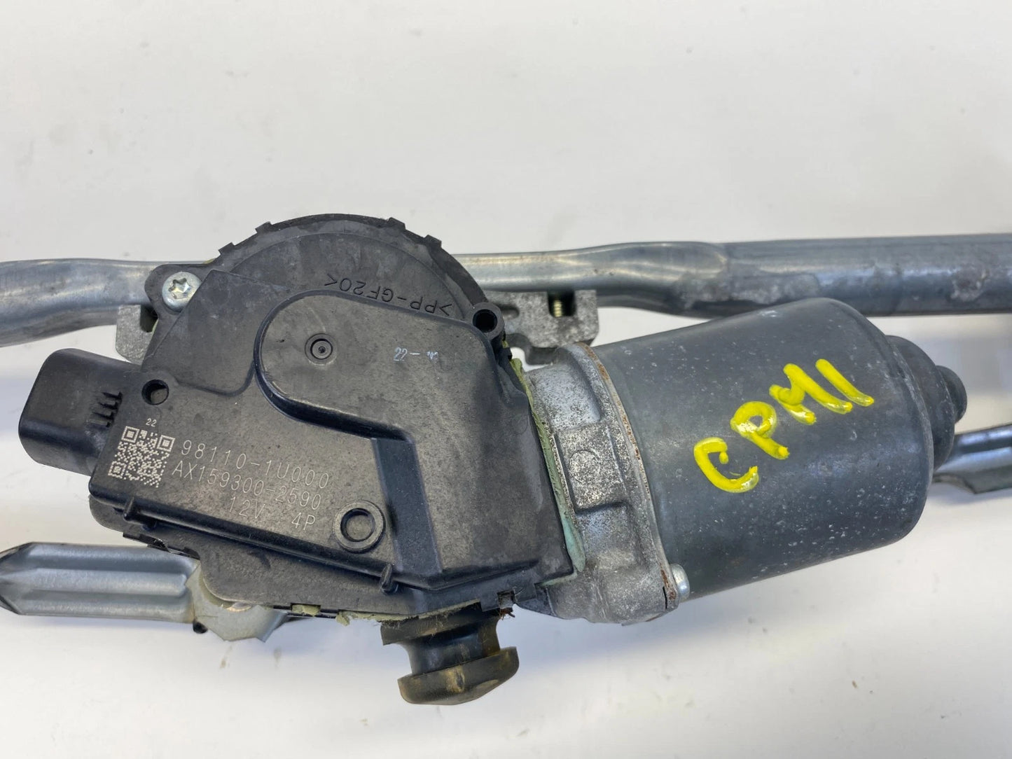 2011-2015 KIA SORENTO FRONT WINDSHIELD WIPER MOTOR W/ LINKAGE 98110-1U000 OEM