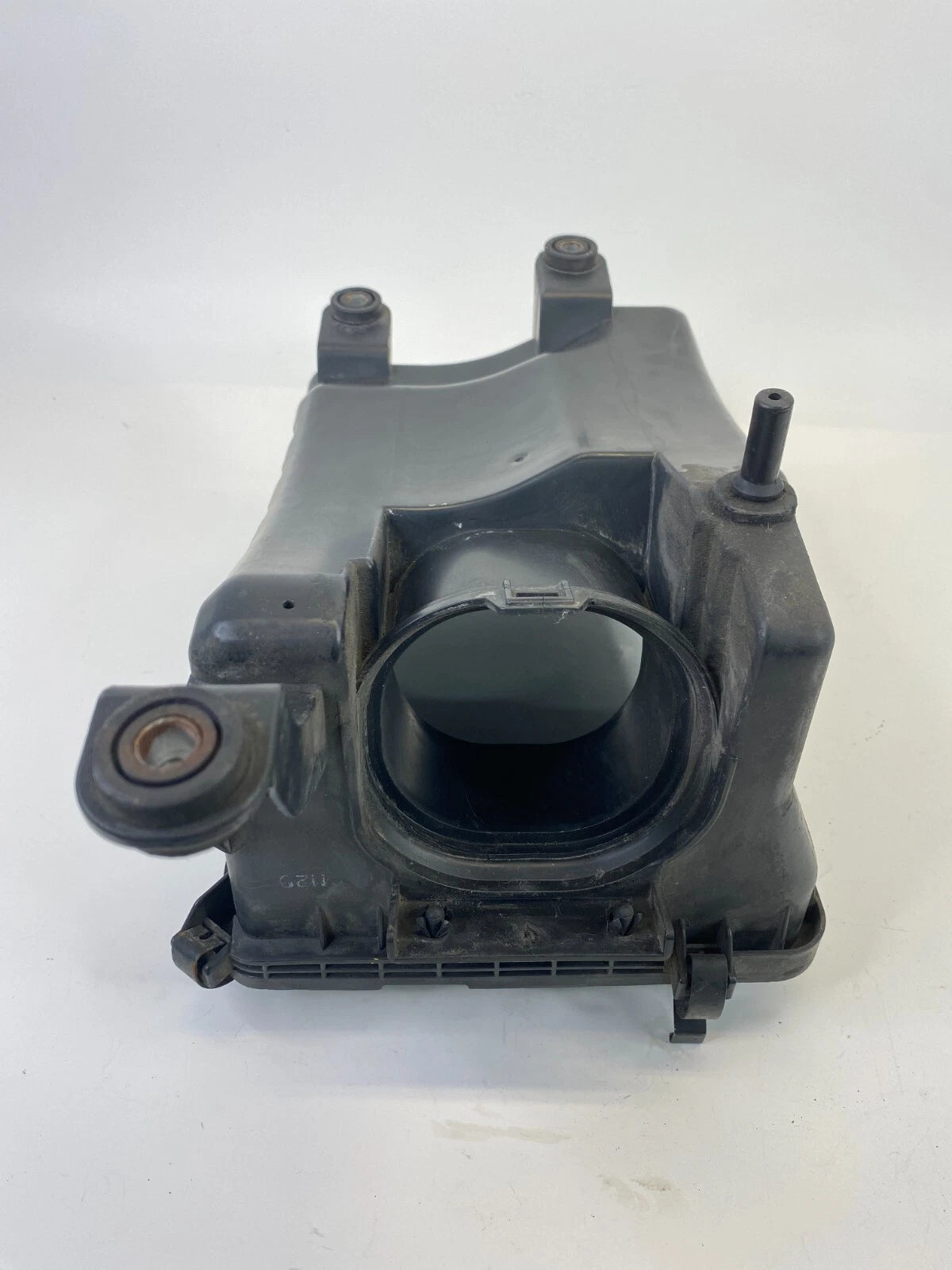 2009 KIA BORREGO 3.8L AIR CLEANER FILTER BOX LOWER COVER 28112-2J000 OEM
