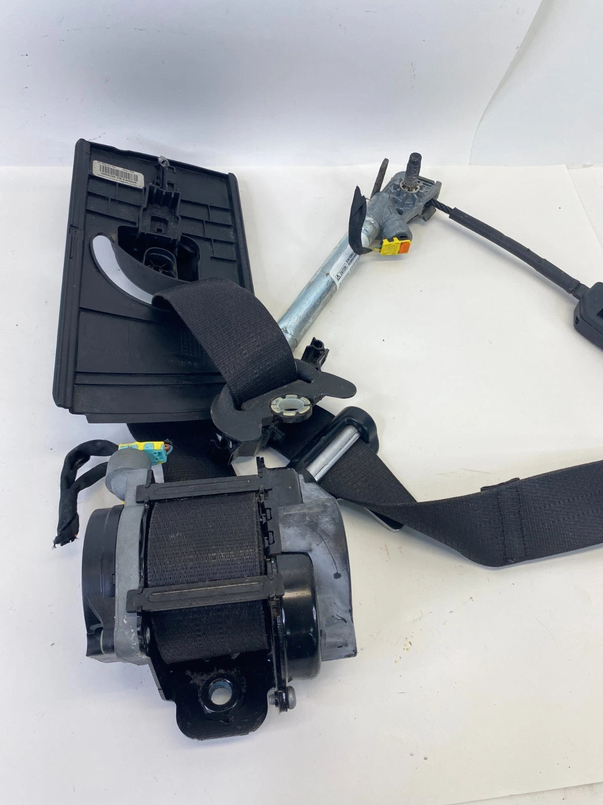 2013 14 2015 DODGE DART FRONT LEFT DRIVER SEAT BELT RETRACTOR P1SV73DX9AD OEM