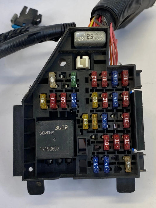 2000-2005 PONTIAC SUNFIRE COUPE INSTRUMENT PANEL FUSE BOX UNIT DRIVER SIDE OEM