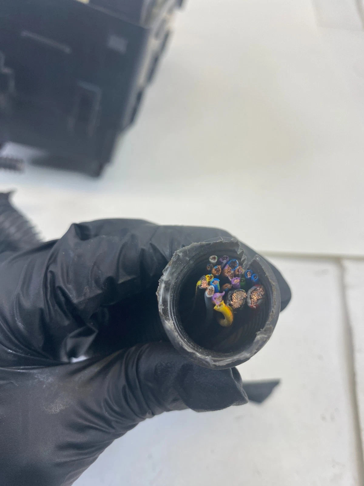 2014 FORD FOCUS 2.0L A/T POWER DISTRIBUTION FUSEBOX BATTERY DM5T-14K733-AC2