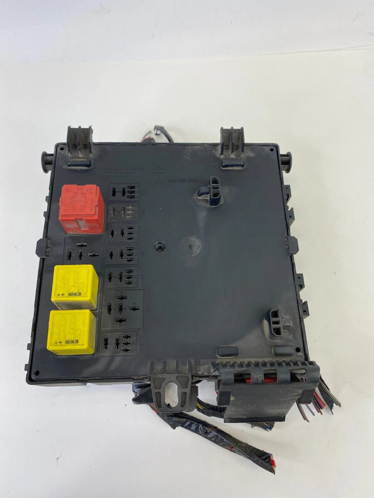 2003-2007 SAAB 9-3 2.0T SEDAN REAR IN TRUNK FUSE BOX JUNCTION RELAY 12764436 OEM
