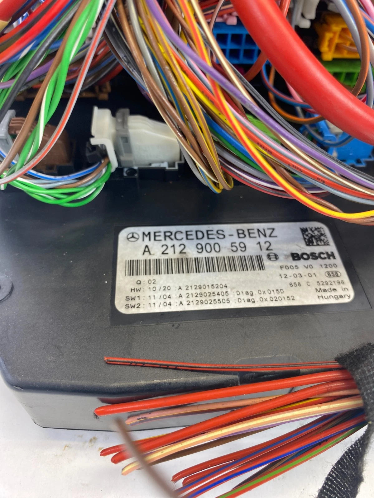 2010-2012 MERCEDES-BENZ GLK350 FRONT SAM MODULE FUSE BOX RELAY A212-900-59-12