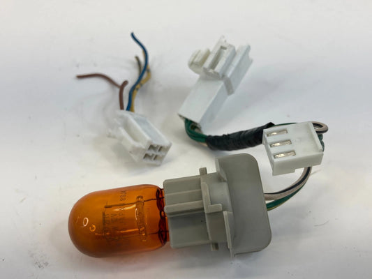 2007-2009 TOYOTA CAMRY FRONT TURN SIGNAL LIGHT BULB SOCKET RETAINER HARNESS OEM