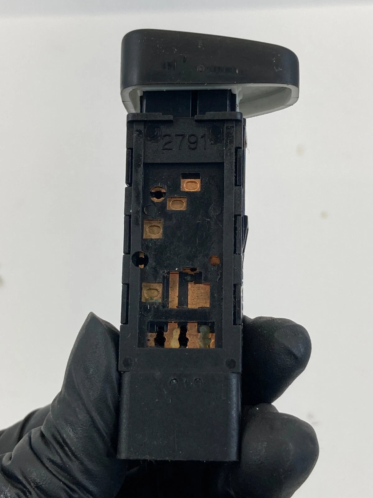 2006 2007 2008 2009 2010 2011 HYUNDAI ACCENT TRIP BUTTON SWITCH 202002962