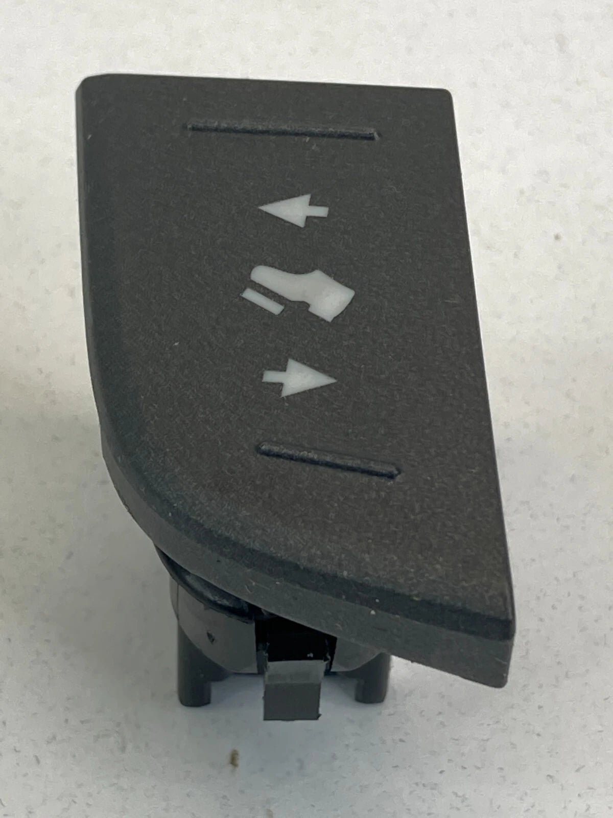 2010-2019 LINCOLN MKT FRONT LEFT DRIVER SIDE FOOT PEDAL HEIGHT ADJUSTER SWITCH