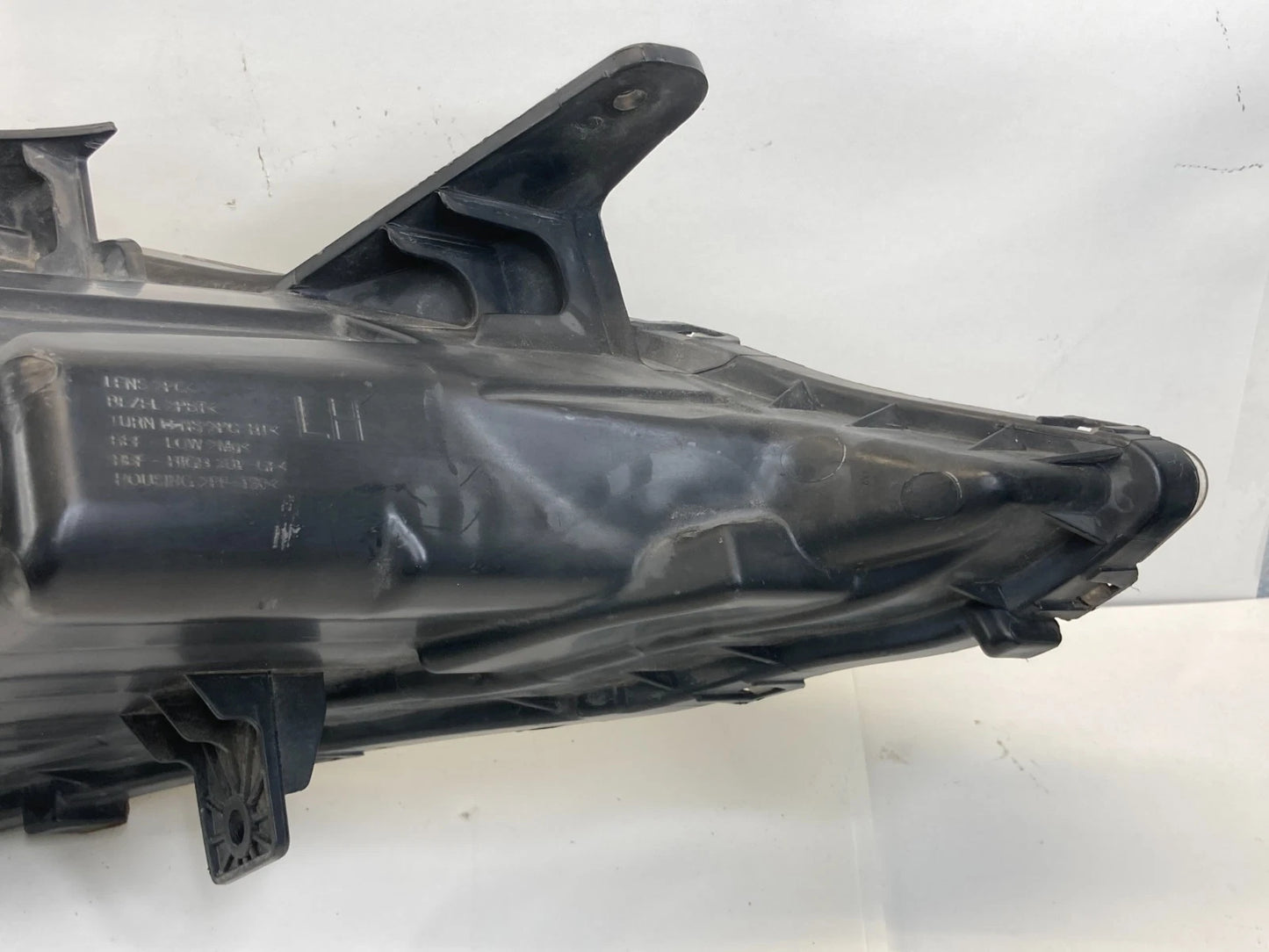 2011-2014 HYUNDAI SONATA LEFT DRIVER SIDE HEADLIGHT HEADLAMP HALOGEN 921013Q OEM