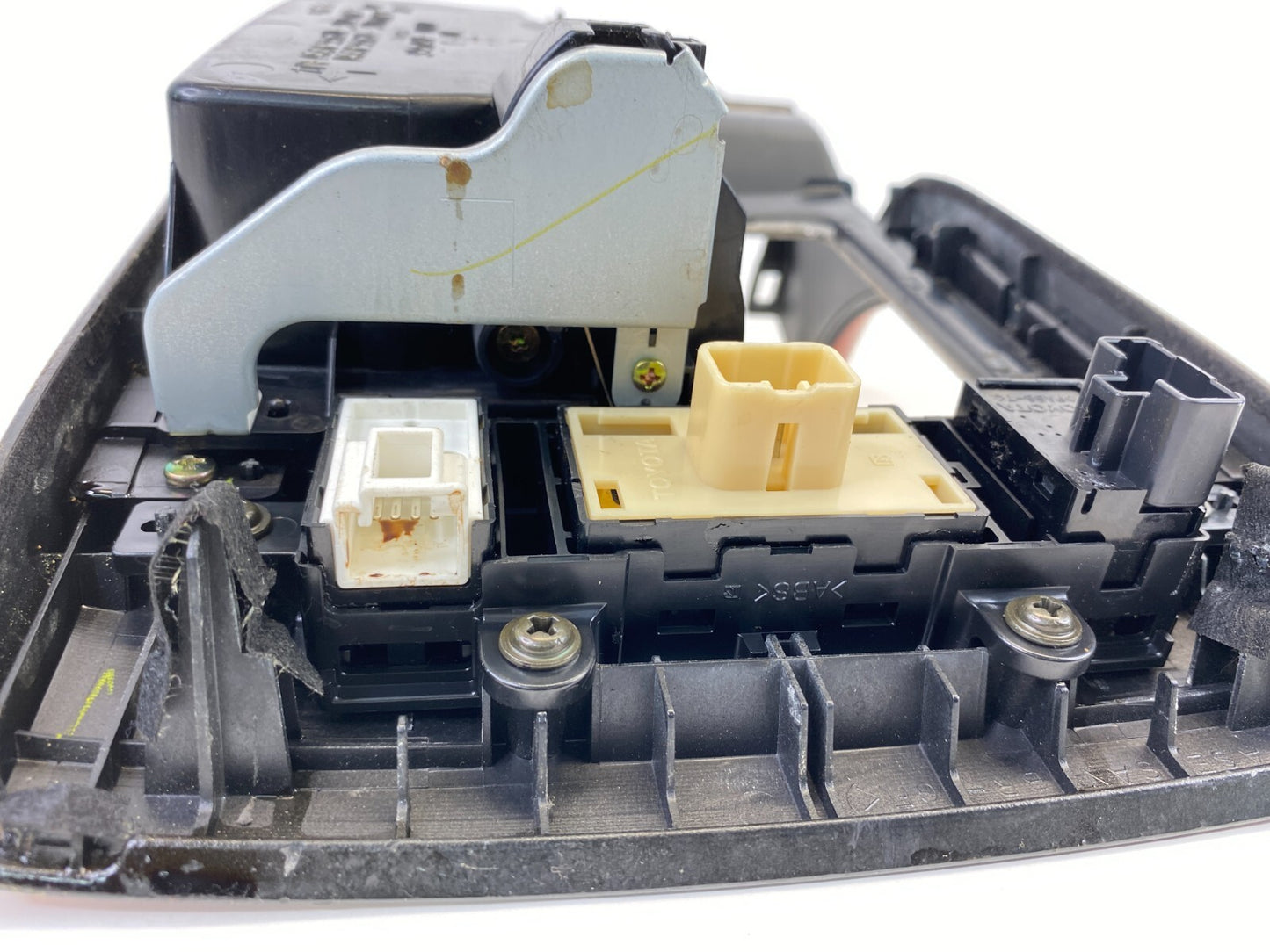 1998-2005 Lexus GS300 Center Console Shifter Cup Holder Trim Bezel 55620-30050