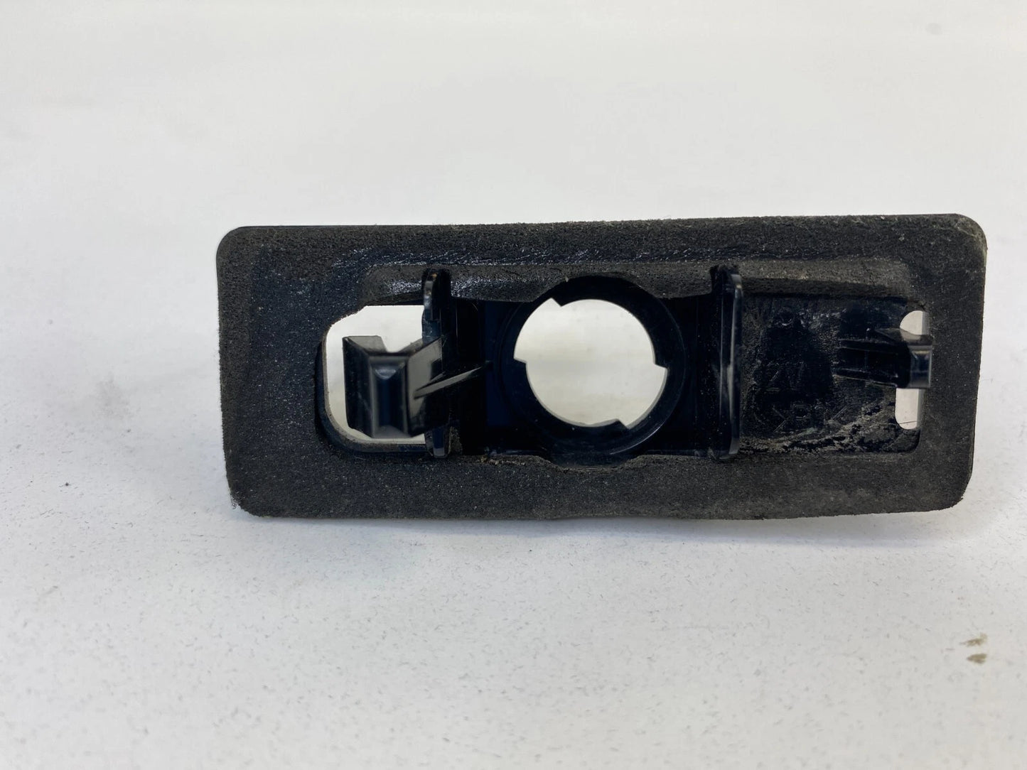 2009-2013 TOYOTA MATRIX 04-15 PRIUS REAR TRUNK LICENSE PLATE LIGHT LAMP OEM