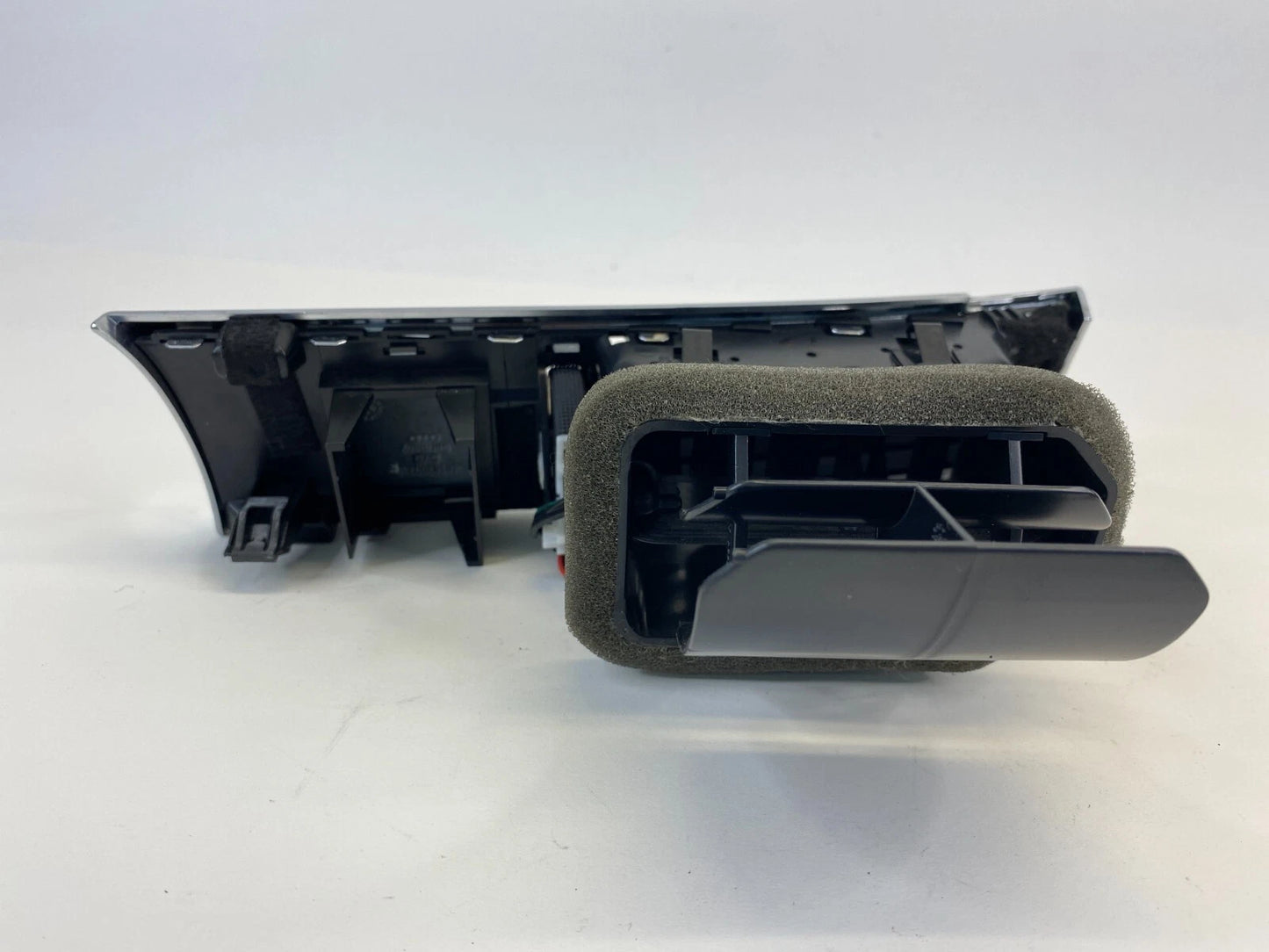 2007-2011 AUDI A6 QUATTRO FRONT LEFT DRIVER SIDE OUTLET A/C AIR VENT 4F1820901D