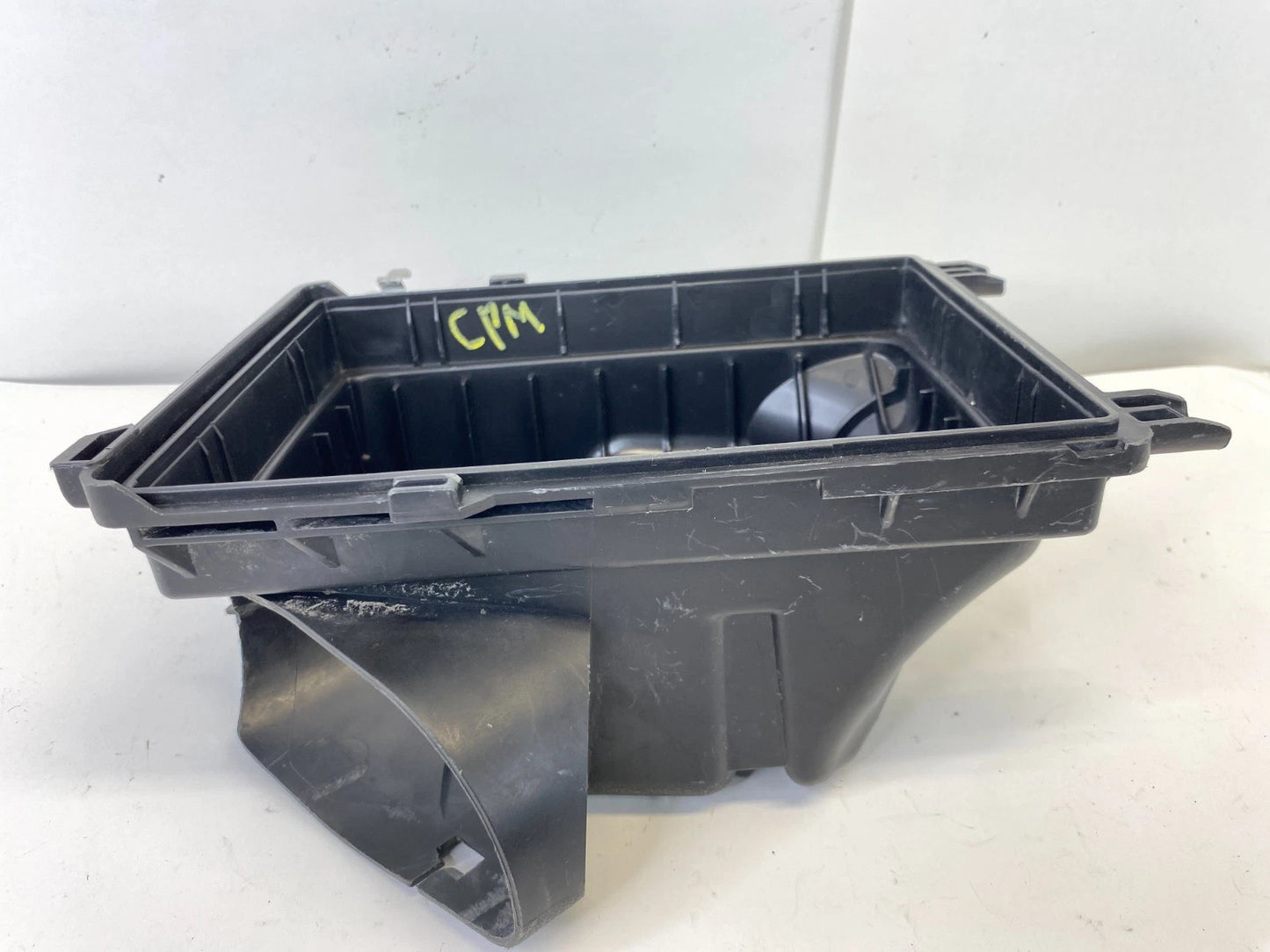 2013-2019 NISSAN SENTRA 1.8L AIR CLEANER FILTER BOX HOUSING LOWER COVER OEM