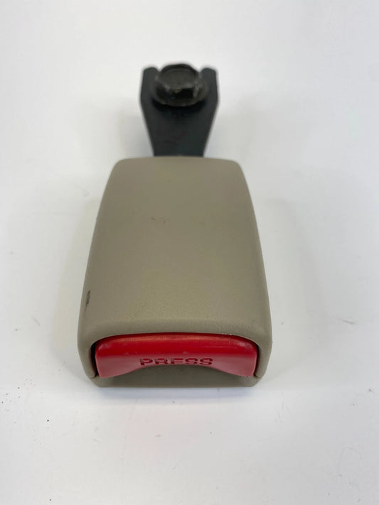 2000 2001 MAZDA MPV FRONT RIGHT PASSENGER SIDE SEAT BELT BUCKLE RECIVER OEM