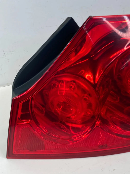 2009-2013 INFINITI G37 REAR RIGHT BACK SIDE TAIL LIGHT TAILLIGHT OUTER LAMP OEM