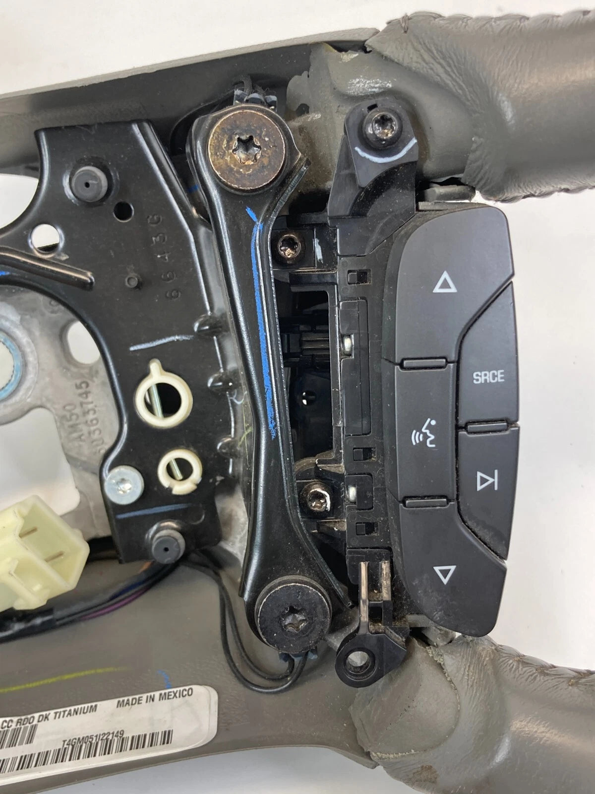 06-08 BUICK LUCERNE STEERING WHEEL W/ CRUISE CONTROL DK TITANIUM 15846413 OEM