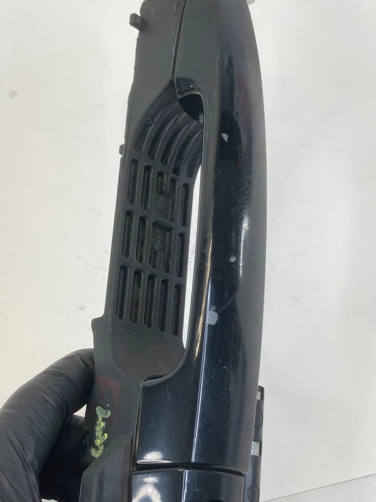 2004-2009 TOYOTA PRIUS FRONT LEFT EXTERIOR DOOR HANDLE WITH KEY CYLINDER OEM