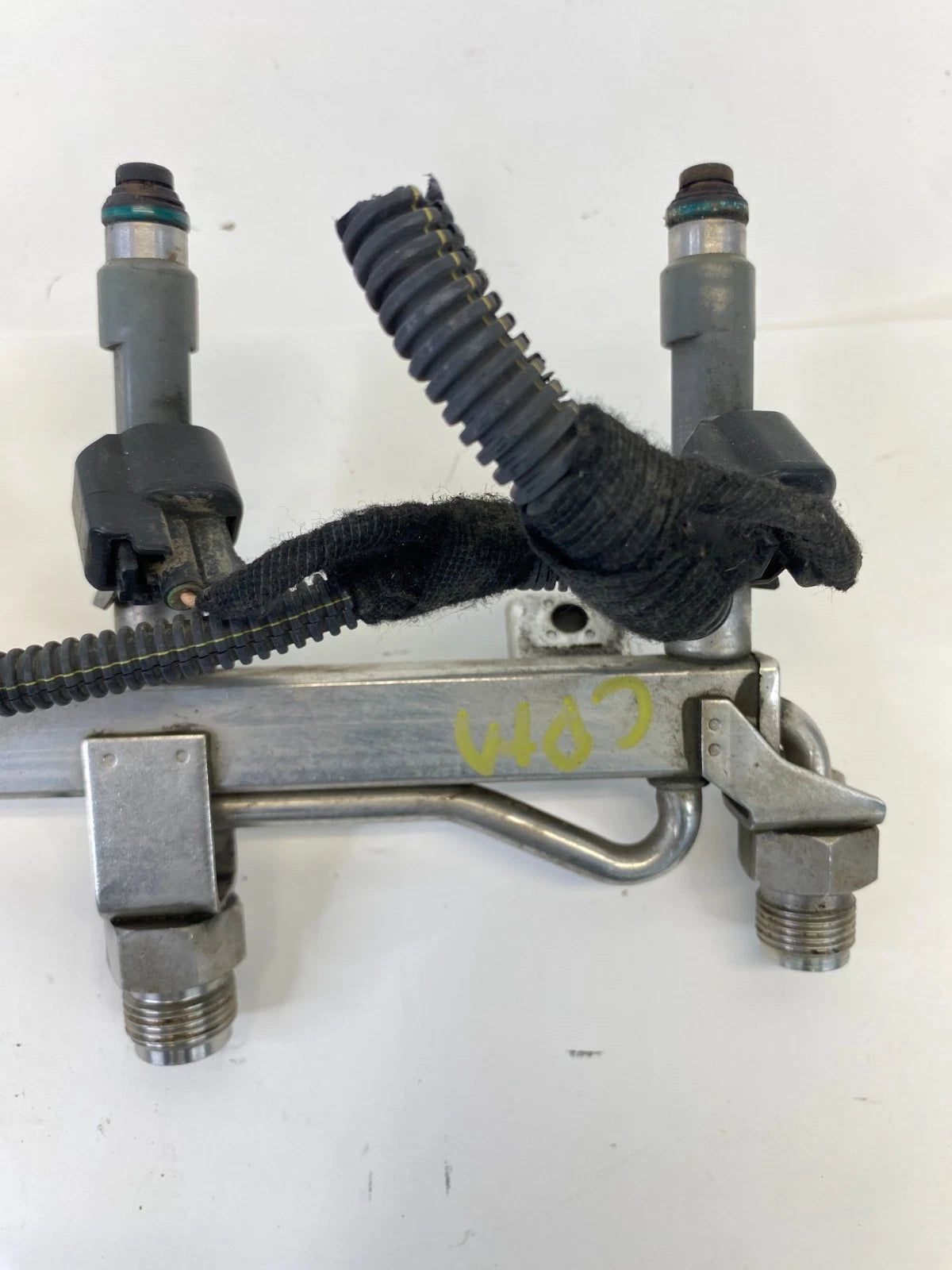 07 08 09 10 11 SAAB 9-3 93 ENGINE FUEL INJECTOR INJECTION RAIL 55556681 OEM