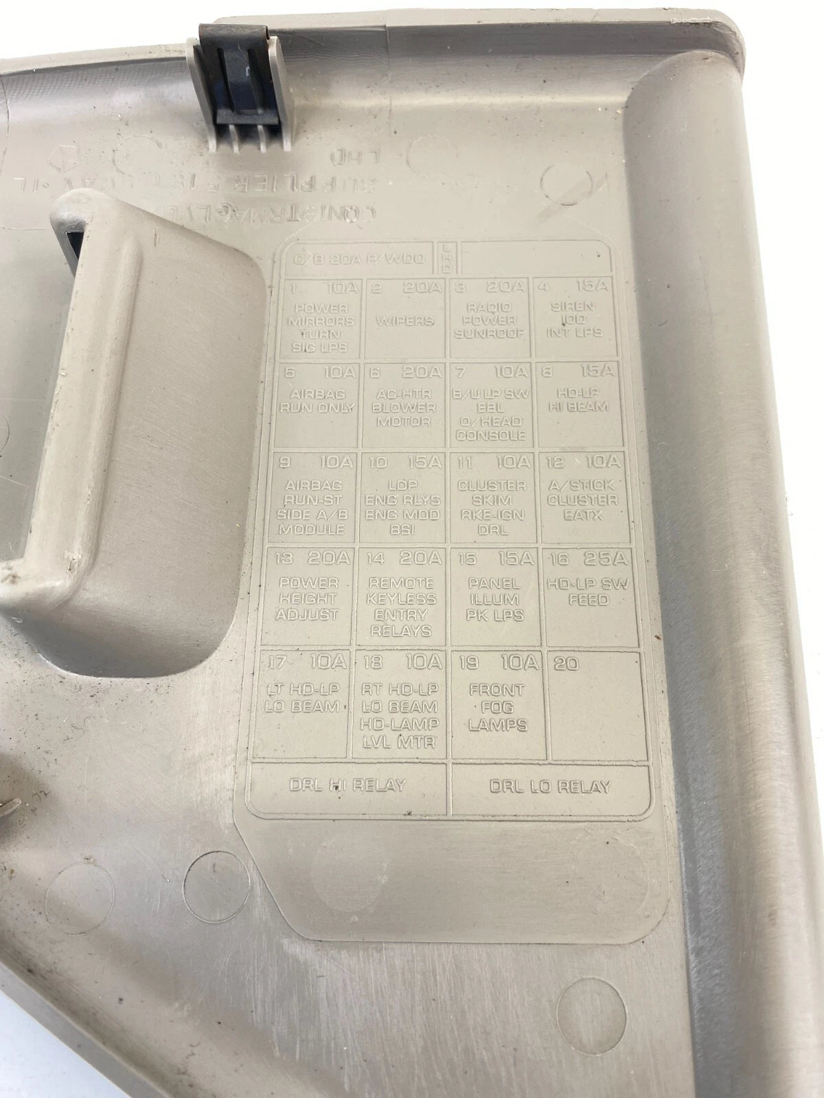 01-05 DODGE NEON LEFT DRIVER DASH END CAP FUSE BOX COVER TRIM PANEL QN19TRNAG
