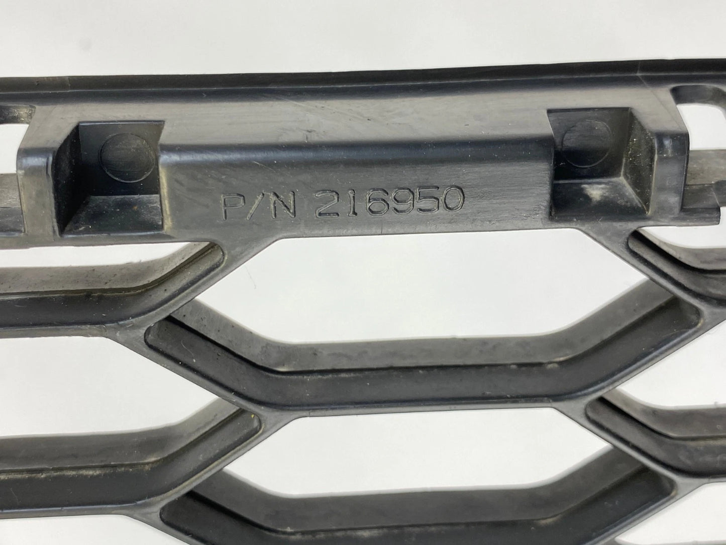 2016-2019 NISSAN SENTRA FRONT BUMPER LOWER CENTER GRILLE OEM 216950